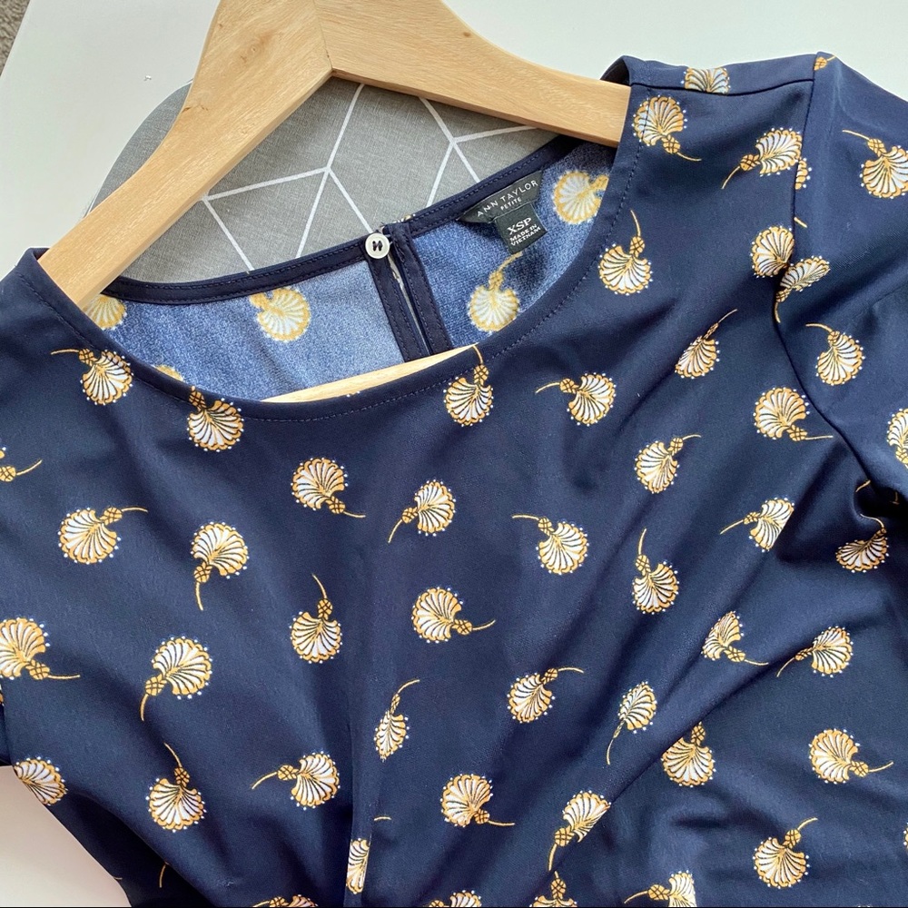 ANN TAYLOR womens top blue short sleeve petite - Picture 3 of 7
